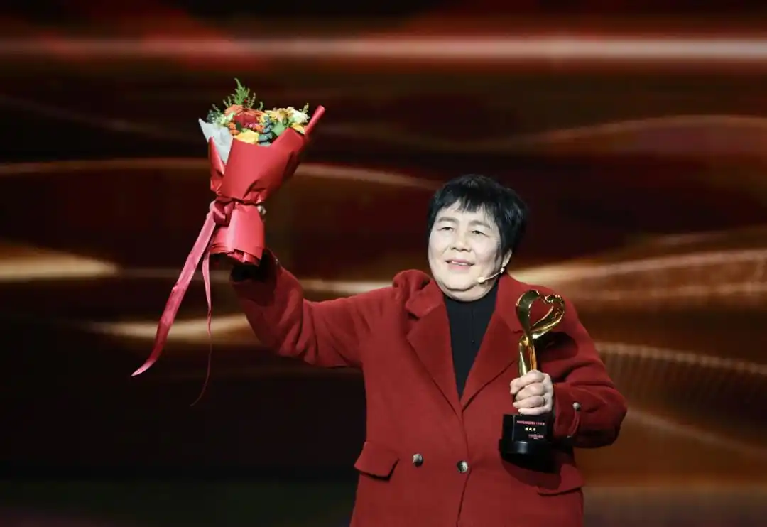 2025年度“感动重庆十大人物”颁奖词