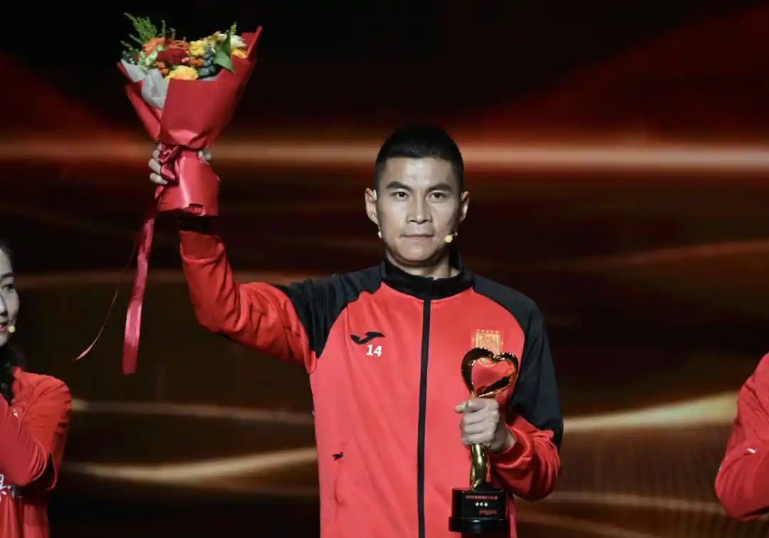 2025年度“感动重庆十大人物”颁奖词