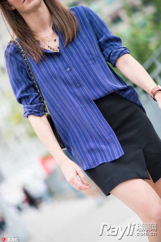 李嫣再爆神模仿视频！还和鬼怪新娘“撞项链”