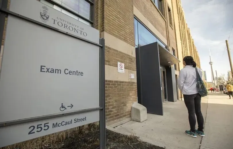 中国学生占领海外名校，白人同学崩溃退学