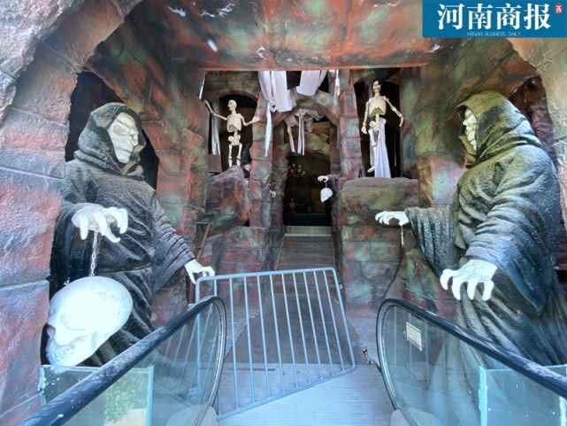 再探郑州世纪欢乐园：曾经忙碌的游乐设施如今一片萧瑟，恍如隔世…