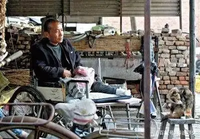 纪实：男人可以多坚强？为节省百万医疗费，自己忍痛锯断右腿求生