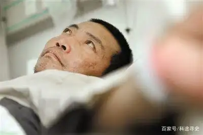 纪实：男人可以多坚强？为节省百万医疗费，自己忍痛锯断右腿求生