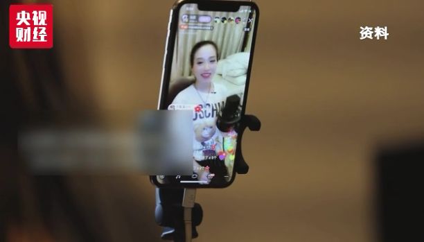 一条巨大灰色产业链曝光！有公司专业养“粉丝”，注水微信大号文章阅读量