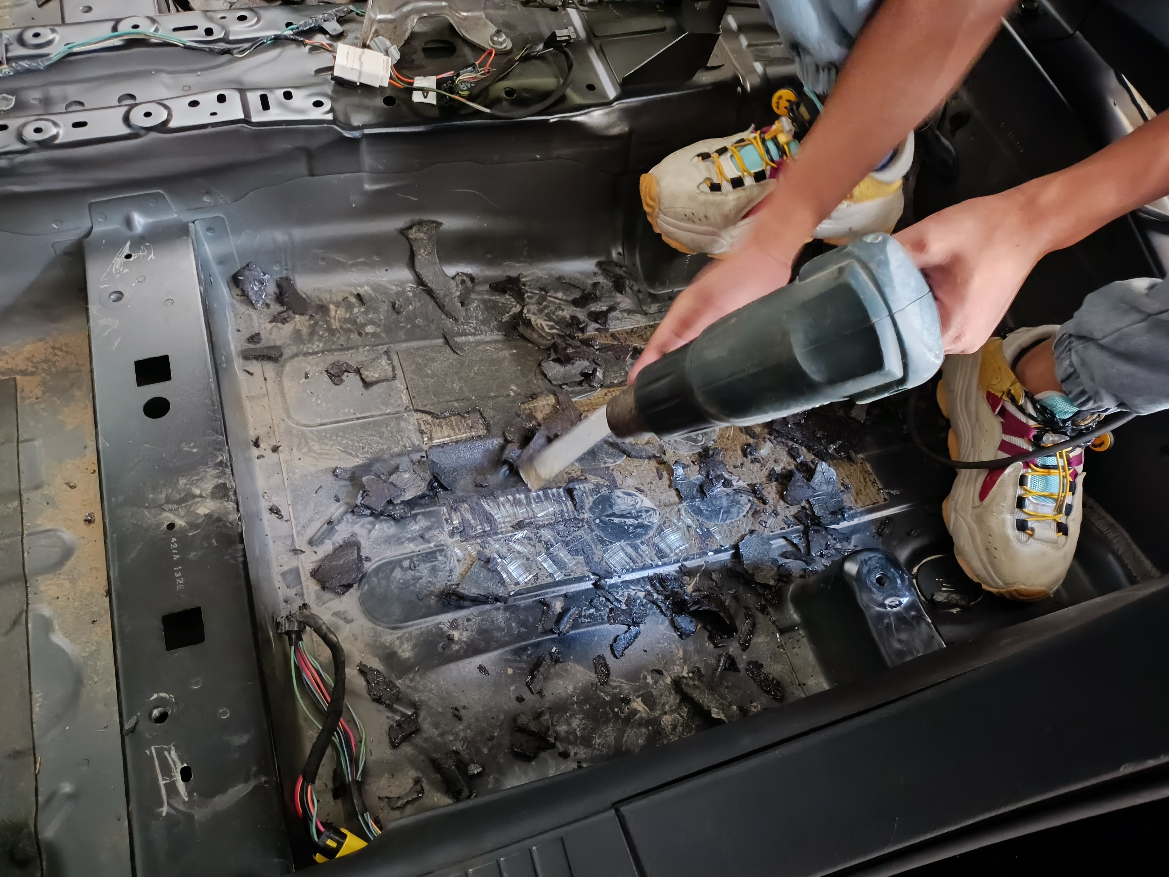 JEEP自由客全车隔音除味，尽享“头等舱”般静谧