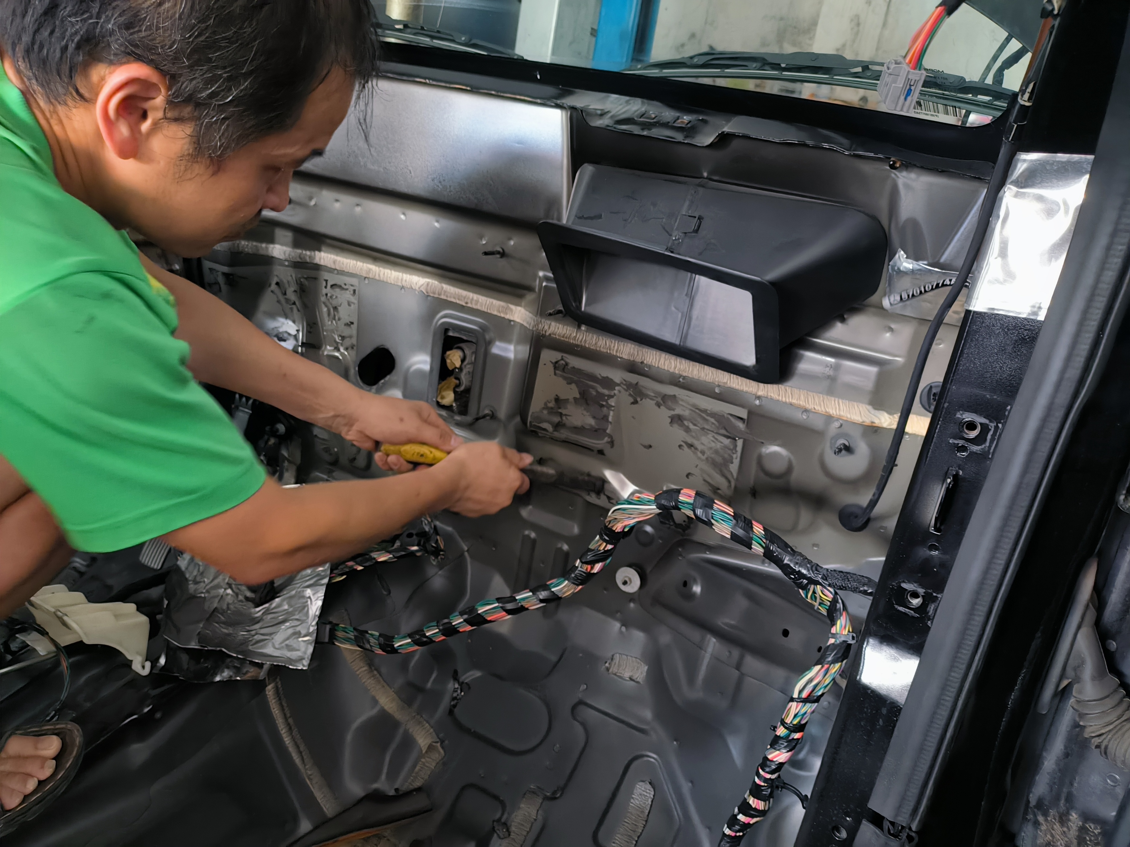 JEEP自由客全车隔音除味，尽享“头等舱”般静谧