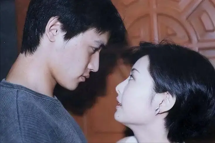 同居12年未果，徐威转身娶小20岁张怡宁，袁立3婚至今未生子！