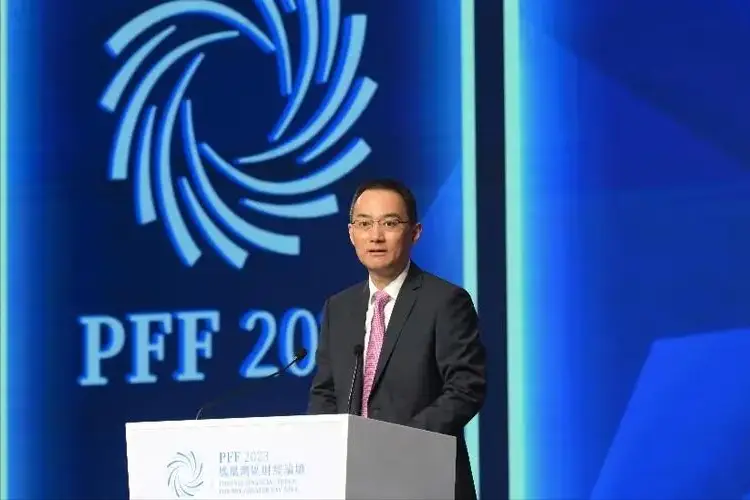 同居12年未果，徐威转身娶小20岁张怡宁，袁立3婚至今未生子！