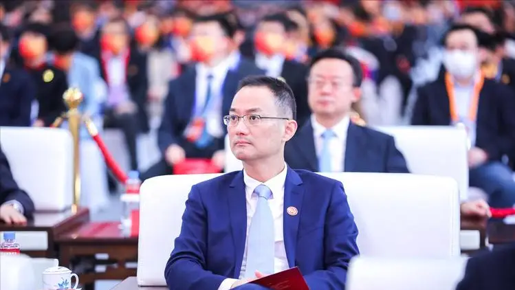 同居12年未果，徐威转身娶小20岁张怡宁，袁立3婚至今未生子！