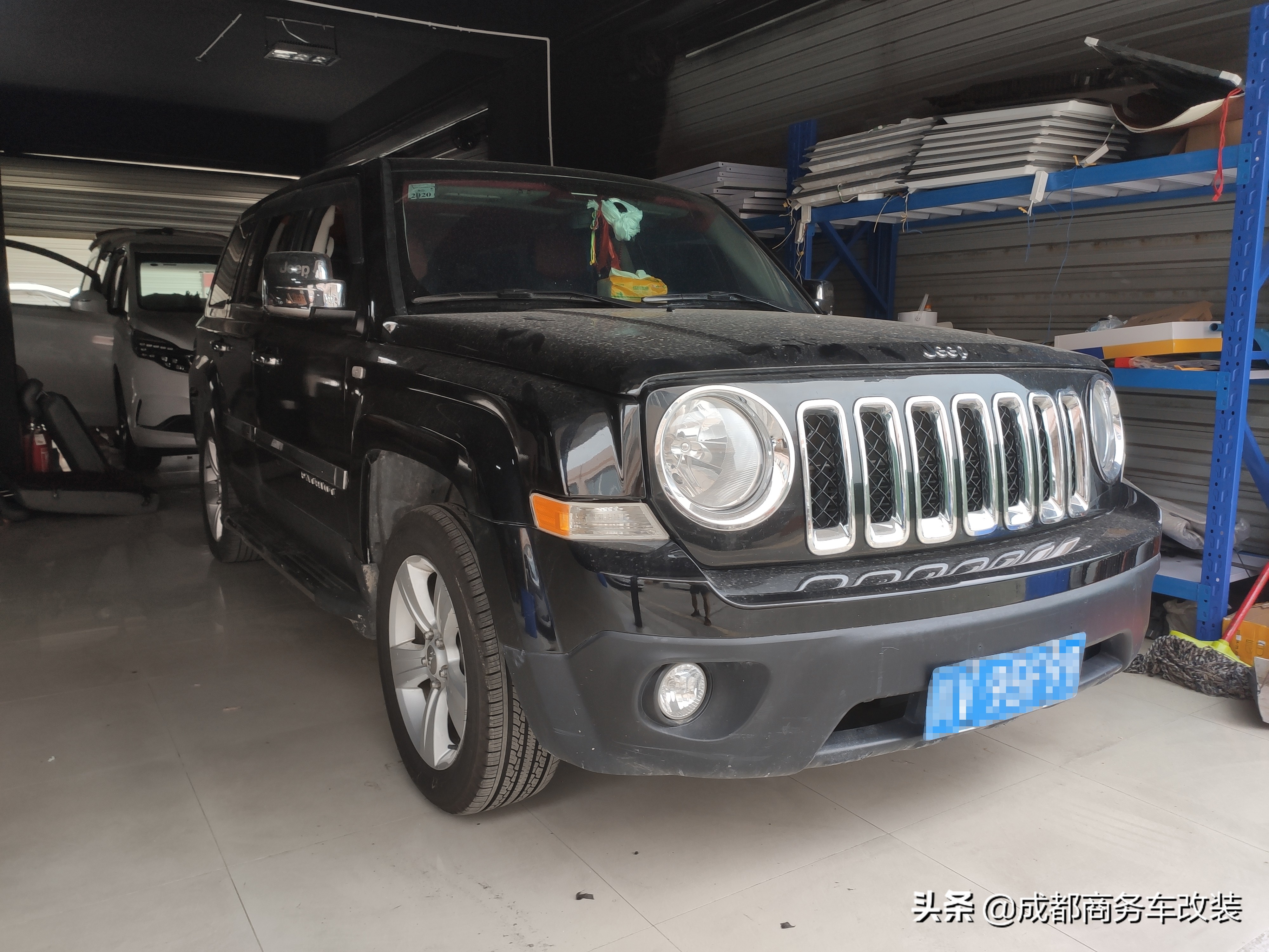 开了快8年的吉普自由客翻新内饰,彻底解决掉异味,驾驶更舒适