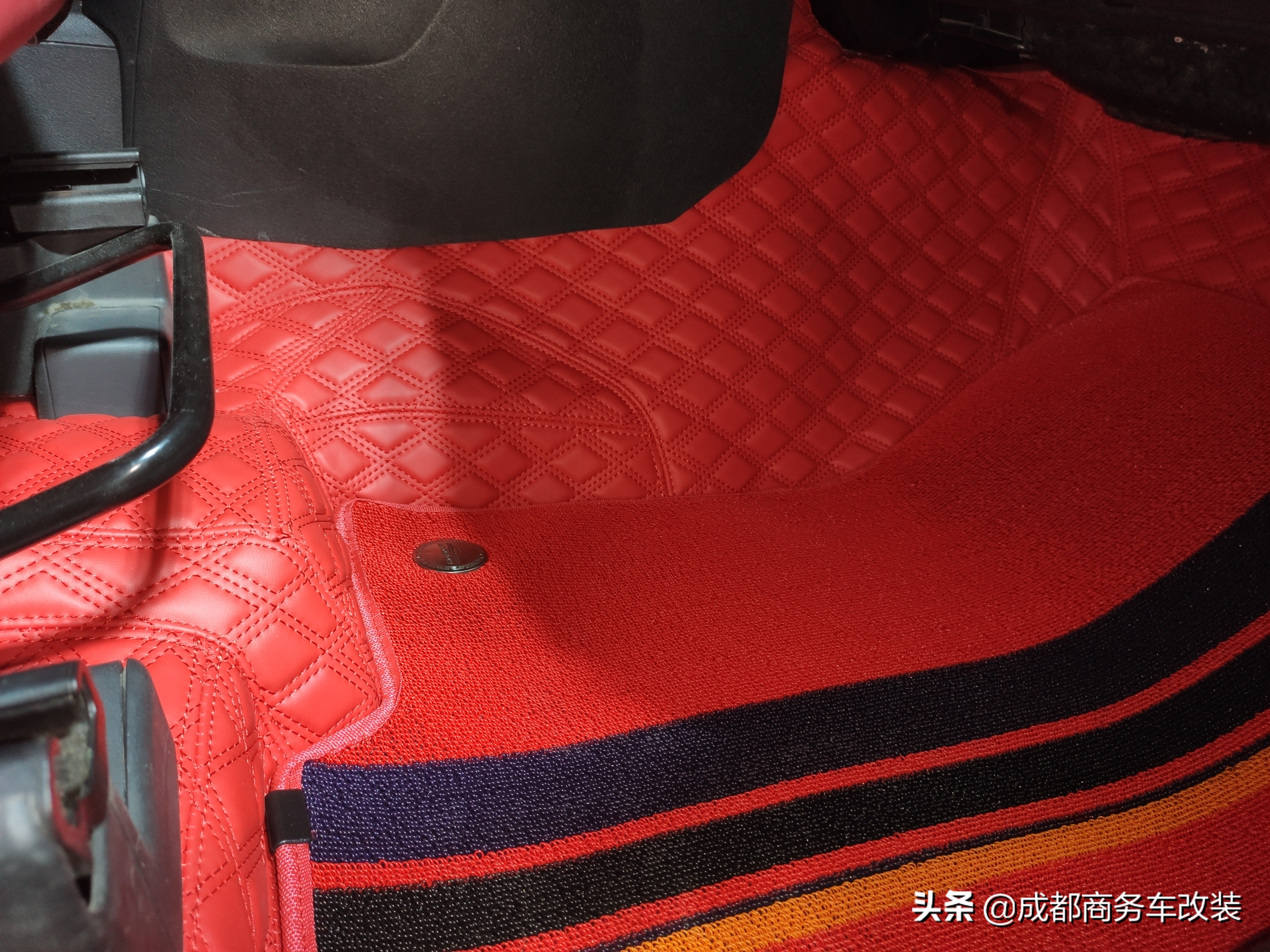 开了快8年的吉普自由客翻新内饰,彻底解决掉异味,驾驶更舒适