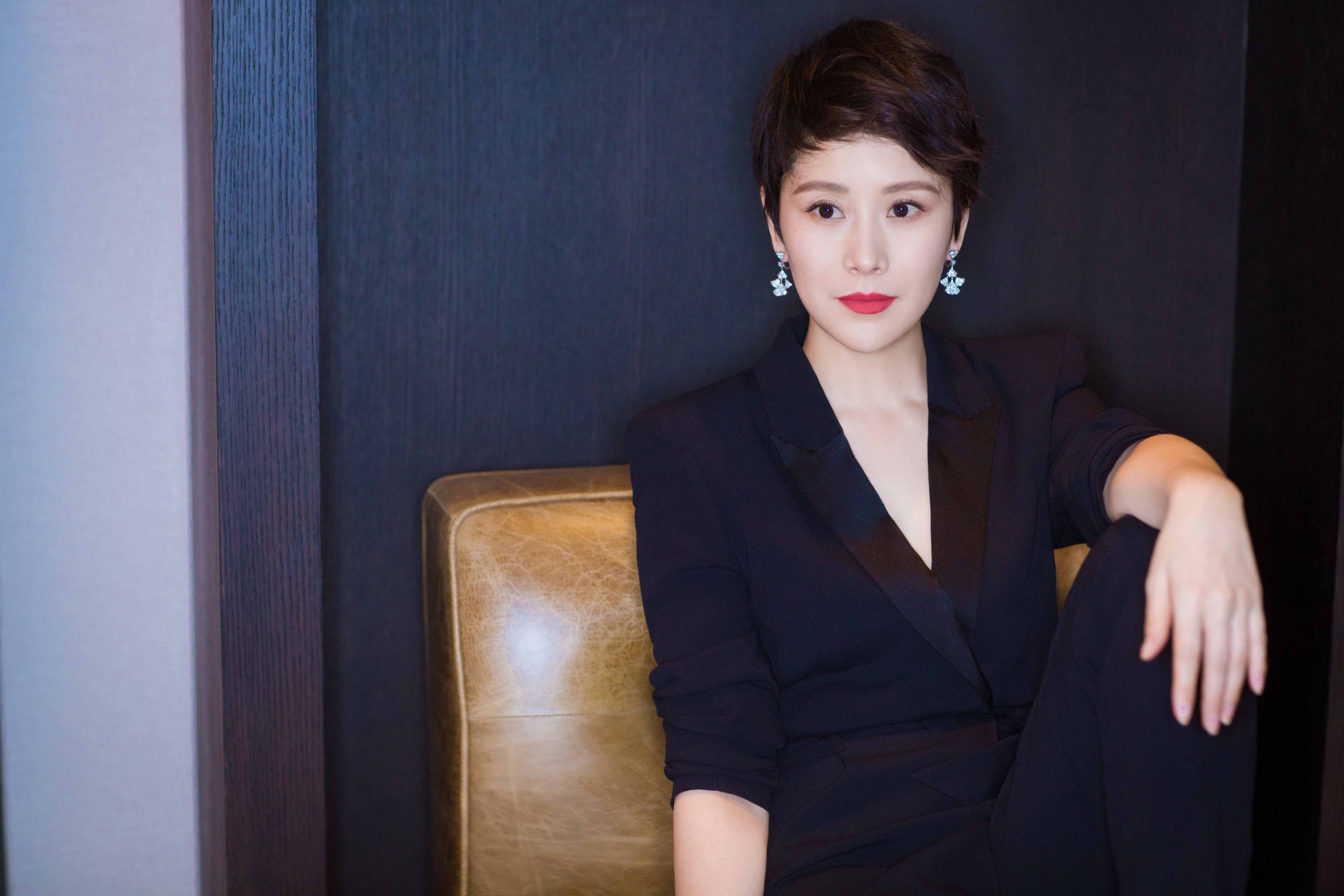 《蜗居》播出12年，男一号成“叔圈顶流”，男二号却惨遭封杀