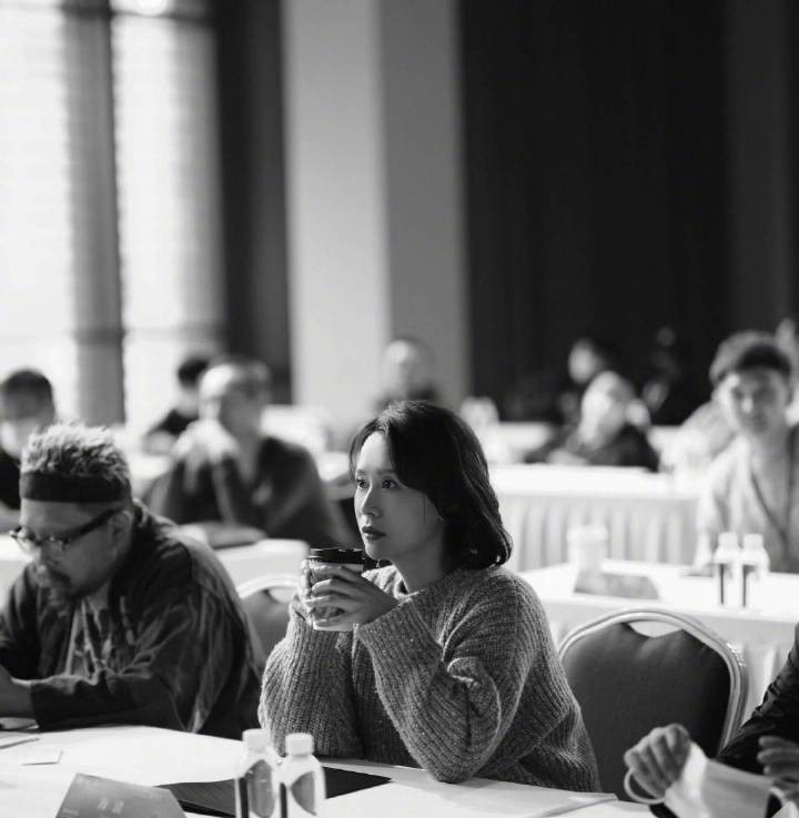 《蜗居》播出12年，男一号成“叔圈顶流”，男二号却惨遭封杀