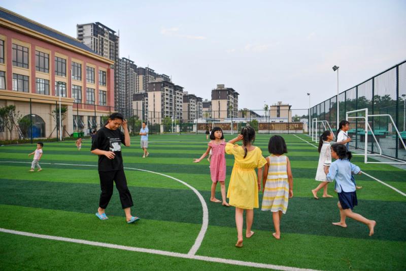 【现场直击】江西永修县：洪水正在消退，堤坝仍有垮塌风险，村民齐心保卫家园