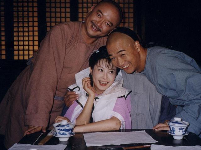 突然三婚、刚网友、丈夫小她11岁，46岁袁立终于把自己活成杜小月