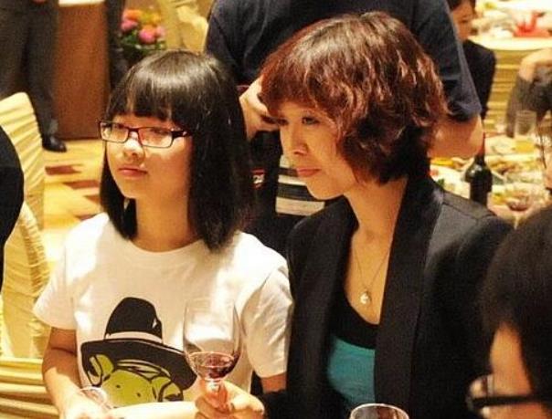 刀郎前妻杨娜：生下女儿40天便跑路，如今刀郎幸福美满，她后悔吗