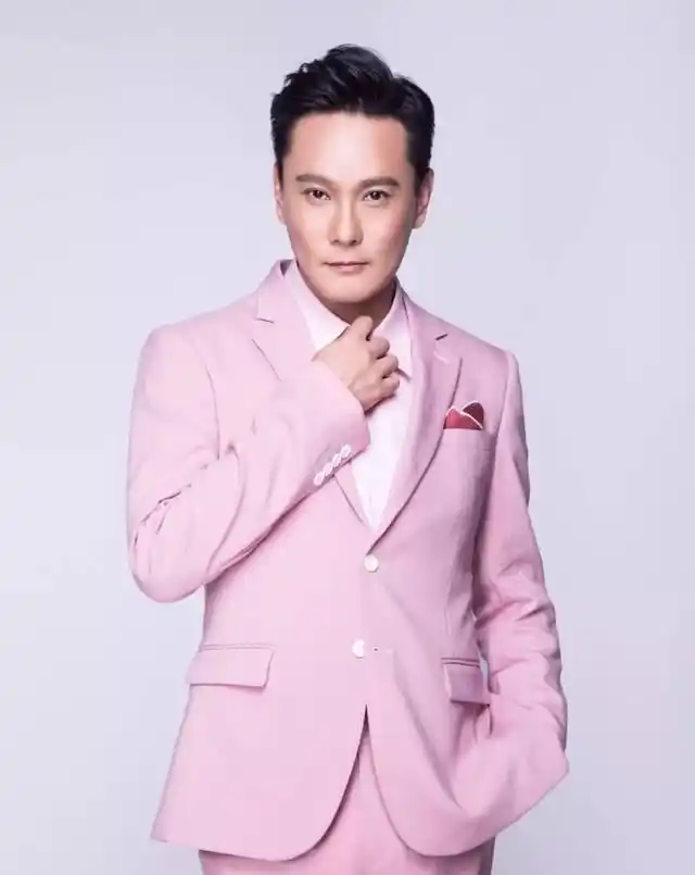 “情痴”张信哲:55岁仍未婚,他的破碎爱情就像一首带泪的情歌