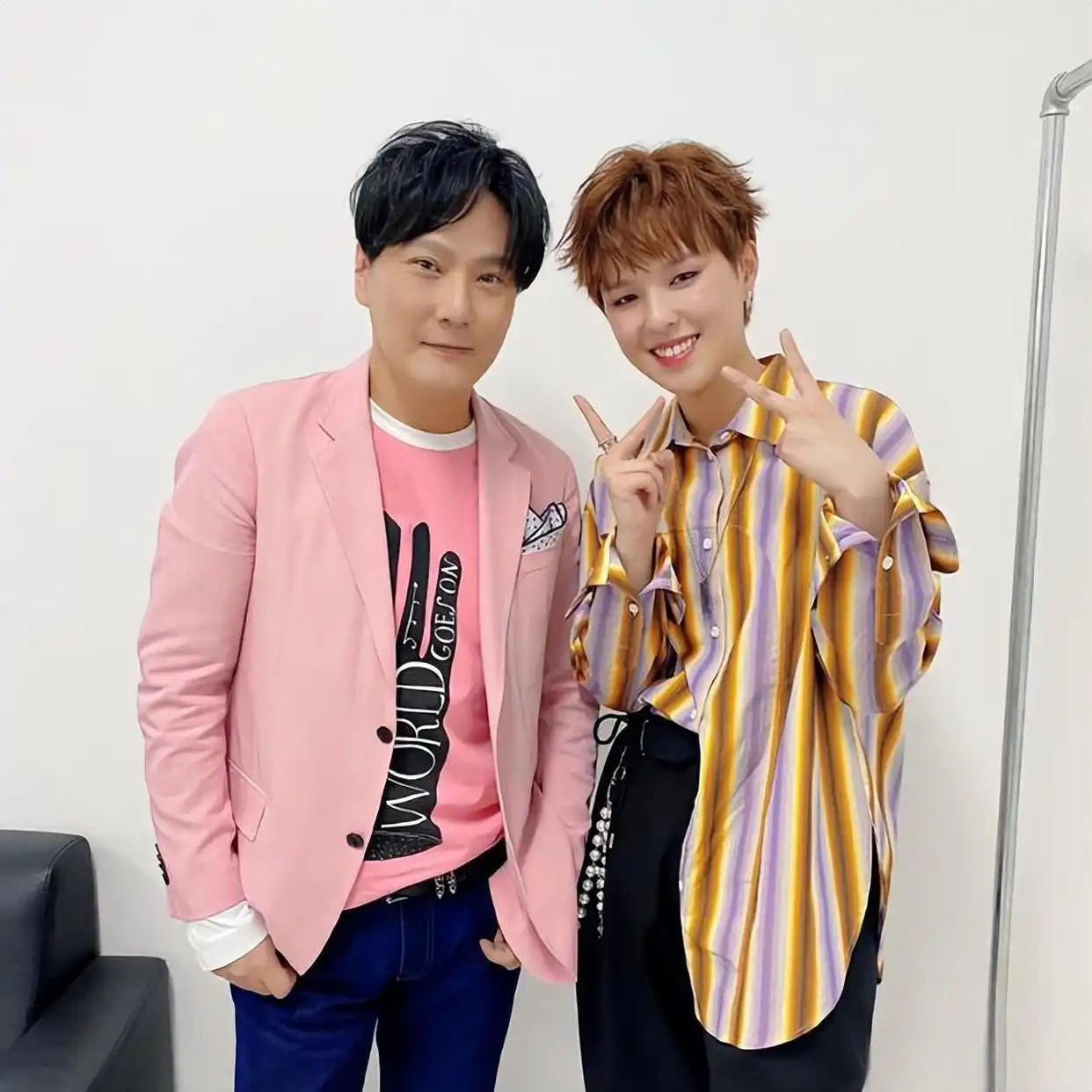 “情痴”张信哲:55岁仍未婚,他的破碎爱情就像一首带泪的情歌