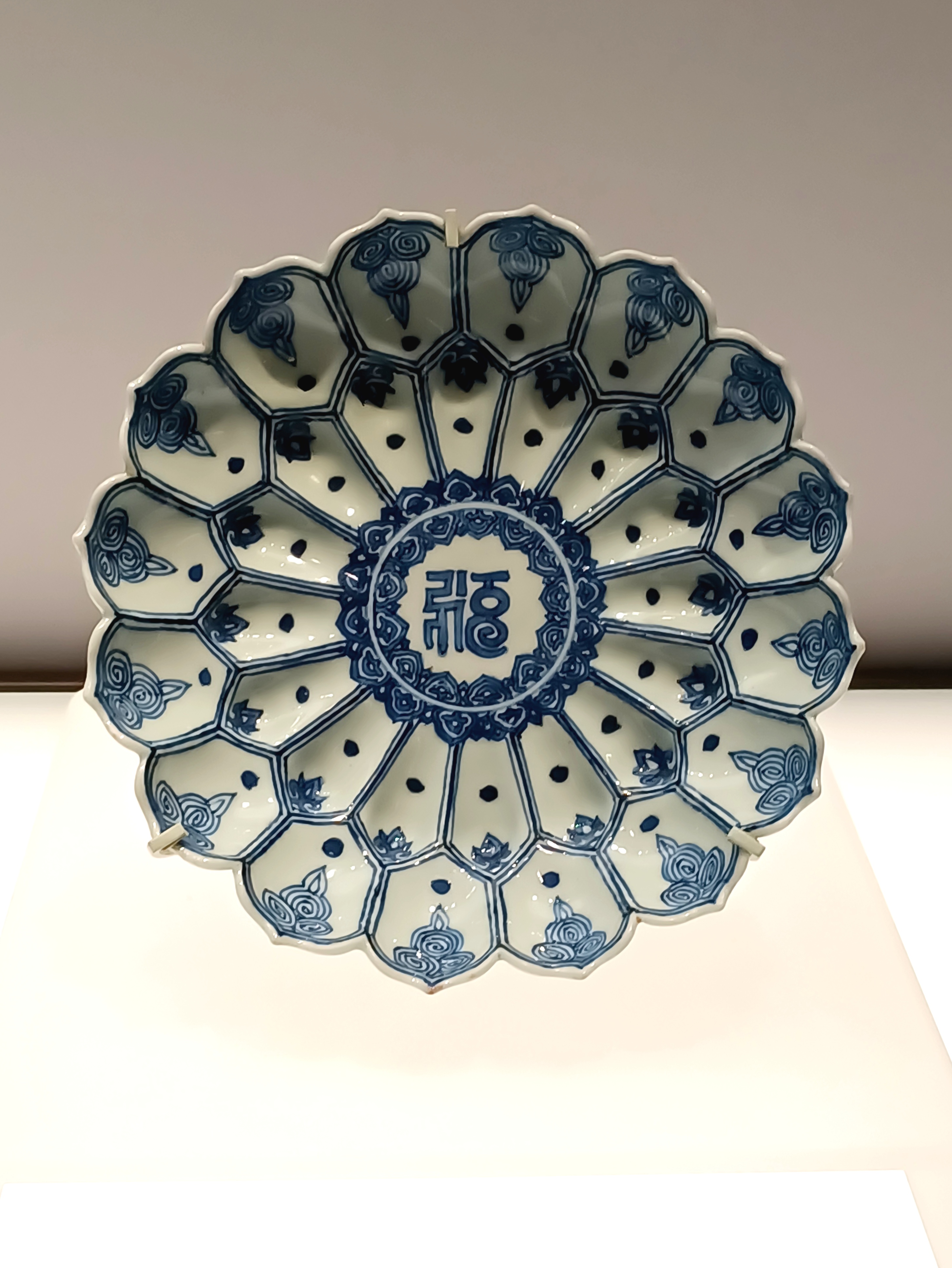 探索上海文化宝库！全面实用的上海博物馆旅游攻略让你一次玩个够