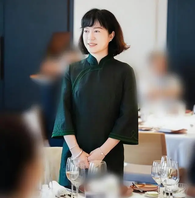 杨振宁去世3天，众人自发前往吊唁，回看过往，他竟被误解很多年