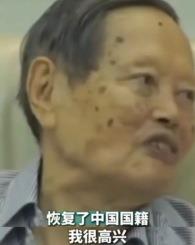 杨振宁去世3天，众人自发前往吊唁，回看过往，他竟被误解很多年