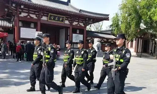 19岁美少女校园遇害,拒绝搭讪遭刺身,残忍血案令人心碎