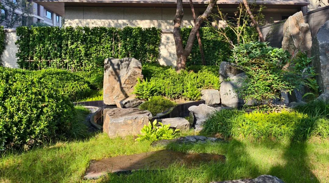 近期，青岛4万/平高端盘交付的刚需感，让人惊掉下巴