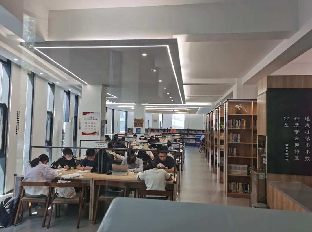 近期，青岛4万/平高端盘交付的刚需感，让人惊掉下巴