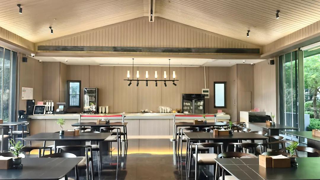 近期，青岛4万/平高端盘交付的刚需感，让人惊掉下巴