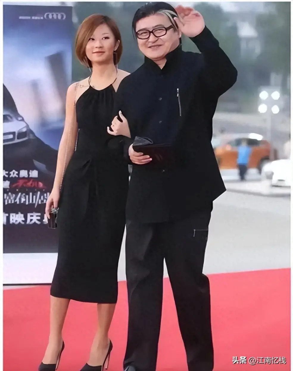 刘欢女儿结婚，现场曝光，染红发很漂亮，卢璐打扮喜庆，新郎帅气