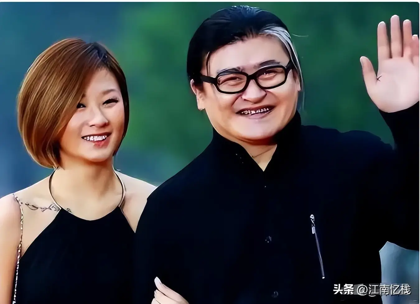 刘欢女儿结婚，现场曝光，染红发很漂亮，卢璐打扮喜庆，新郎帅气