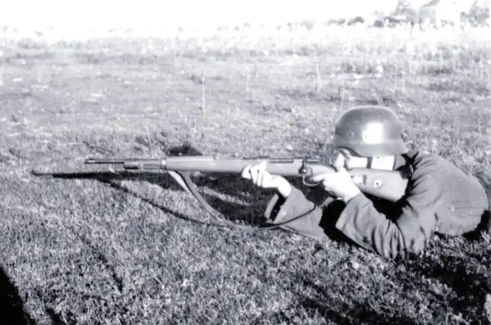 毛瑟98k与M1加兰德步枪的二战传奇与影响