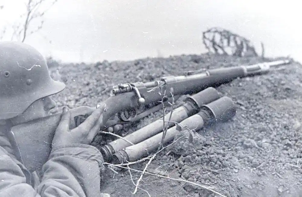 毛瑟98k与M1加兰德步枪的二战传奇与影响