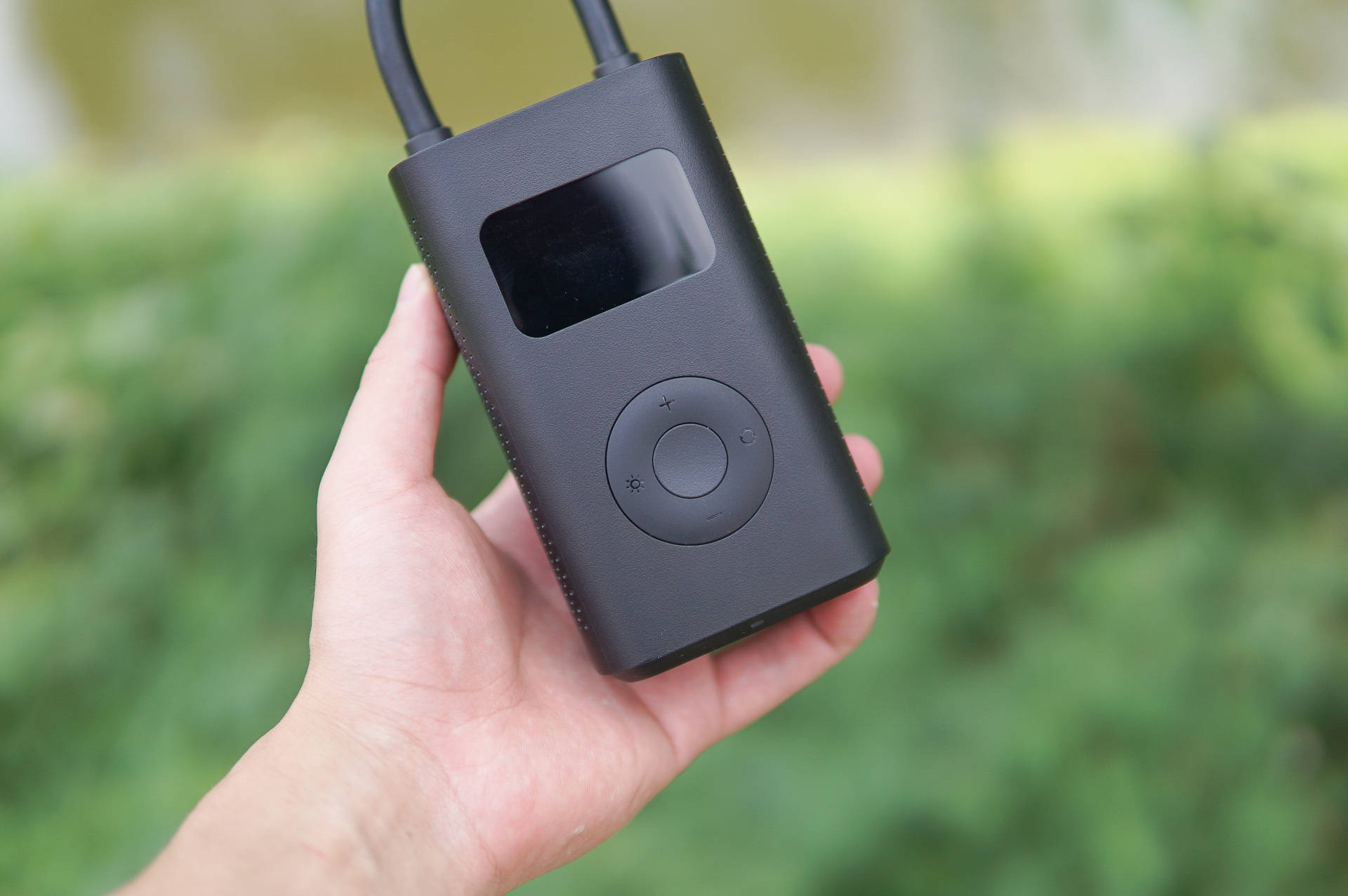 米家神器真香！新一代充气宝1S测评，保时捷车主用了都说好