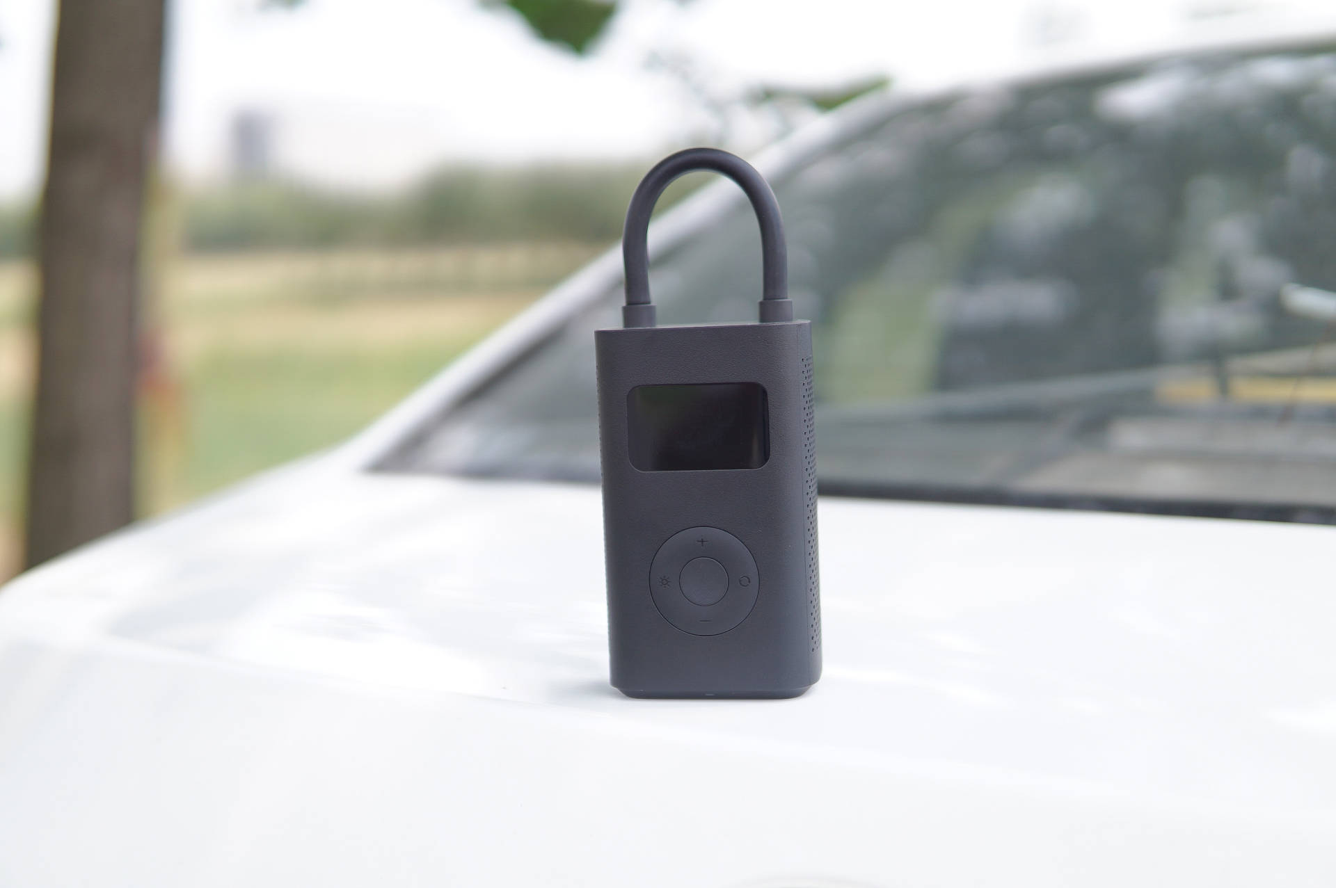 米家神器真香！新一代充气宝1S测评，保时捷车主用了都说好