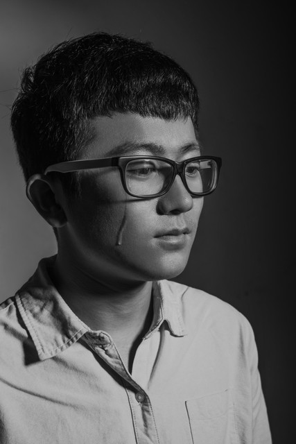 愤怒的消逝:当沉默成为时代的底色