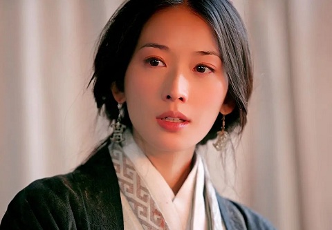 射手女越冷漠越喜欢你，克制的爱压抑在心里