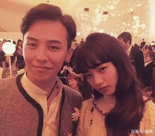 乌龙！权志龙与小松菜奈疑似恋情曝光，相同背景图据悉粉丝的P图