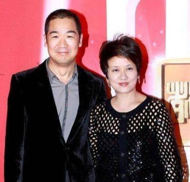 33年前，被张国立分手的前妻罗秀春，如今过得怎样了？