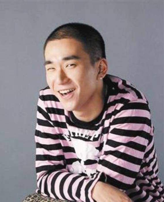 33年前，被张国立分手的前妻罗秀春，如今过得怎样了？