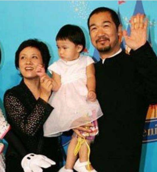 33年前，被张国立分手的前妻罗秀春，如今过得怎样了？