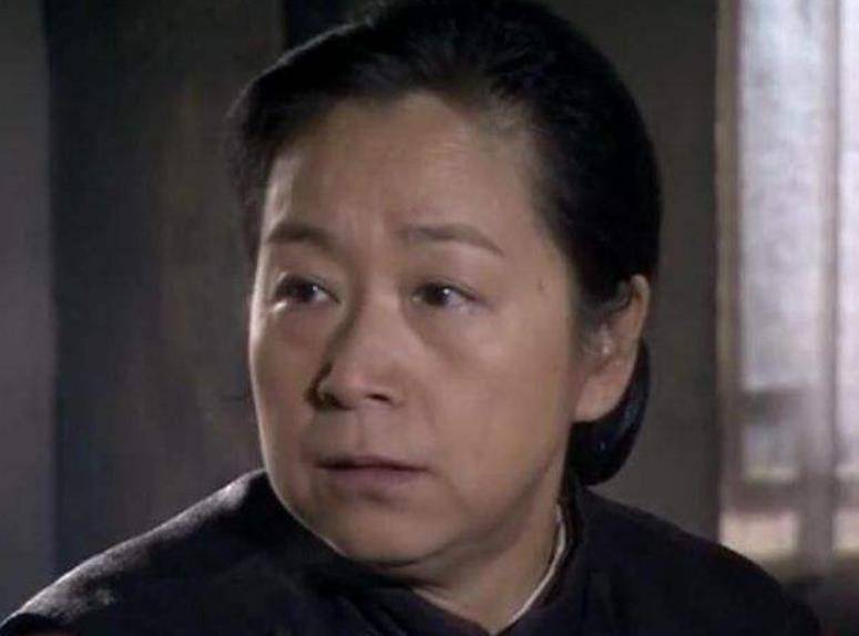 33年前，被张国立分手的前妻罗秀春，如今过得怎样了？