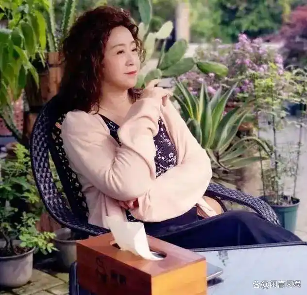 张国立与罗秀春离婚37年：他再婚有烦恼，她至今单身牵挂儿子