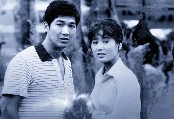 张国立与罗秀春离婚的34年：他再婚有烦恼，她至今单身牵挂儿子