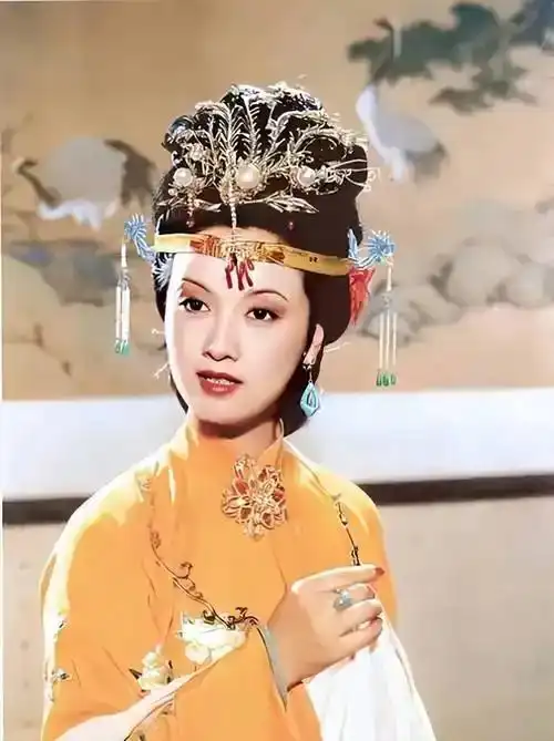 张国立与罗秀春离婚的34年：他再婚有烦恼，她至今单身牵挂儿子