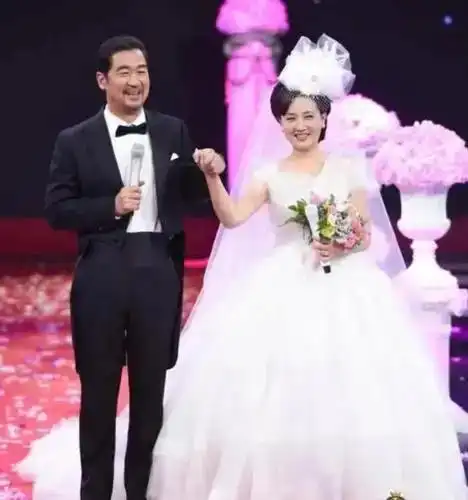 张国立与罗秀春离婚的34年：他再婚有烦恼，她至今单身牵挂儿子