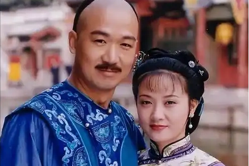 张国立与罗秀春离婚的34年：他再婚有烦恼，她至今单身牵挂儿子