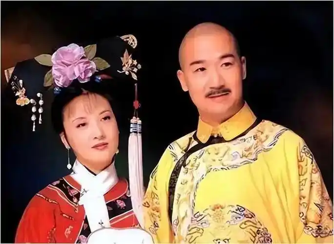 张国立与罗秀春离婚的34年：他再婚有烦恼，她至今单身牵挂儿子