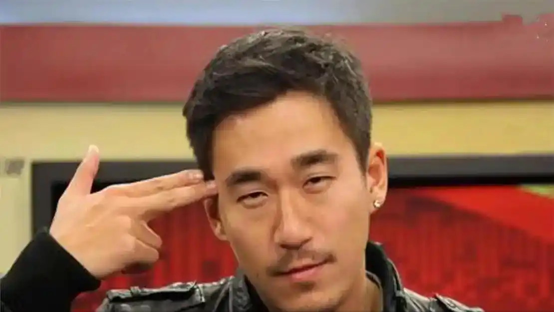 张国立与罗秀春离婚的34年：他再婚有烦恼，她至今单身牵挂儿子