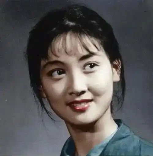 张国立与罗秀春离婚的34年：他再婚有烦恼，她至今单身牵挂儿子